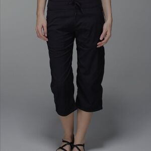 Lululemon Studio Crop Size 6
